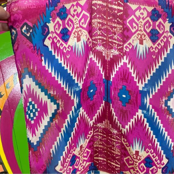 Western Themed Silky Neck Tie, 33" by 34". In excellent condition! - Picture 2 of 3